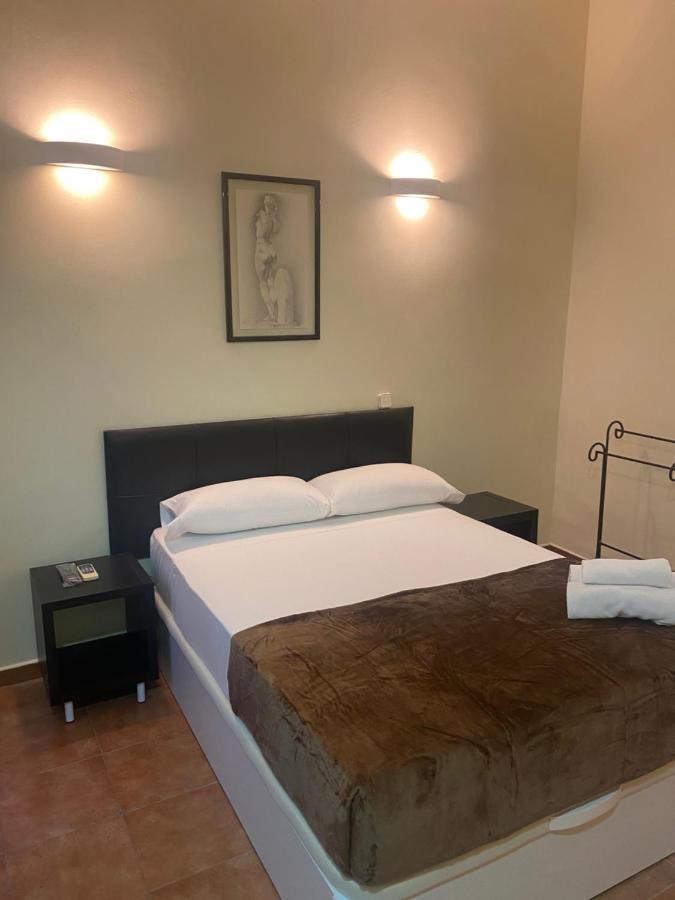Hostal Alaska Мадрид Экстерьер фото