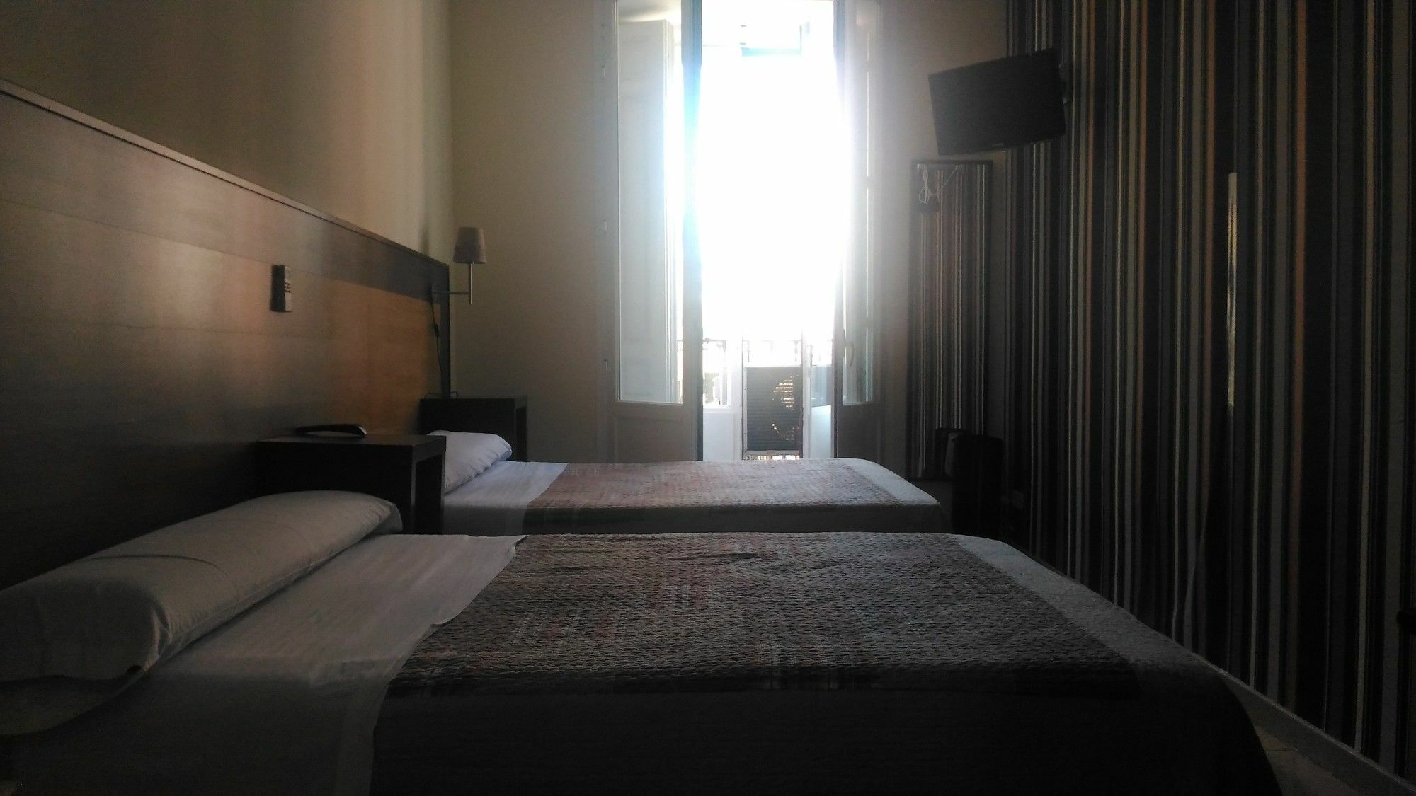 Hostal Alaska Мадрид Экстерьер фото