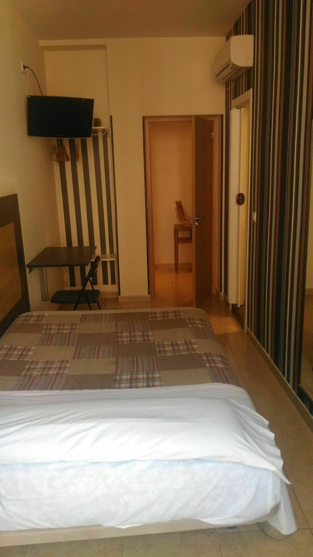 Hostal Alaska Мадрид Экстерьер фото