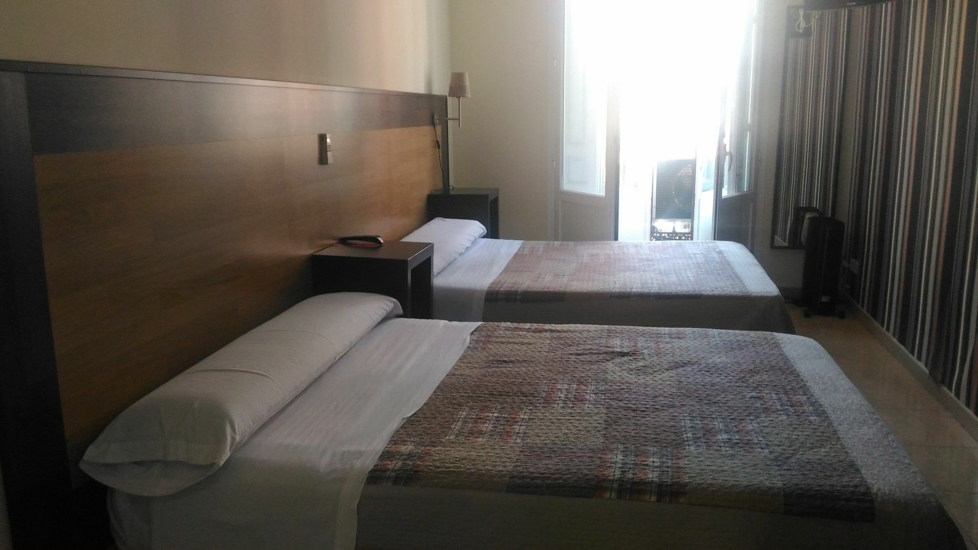 Hostal Alaska Мадрид Экстерьер фото