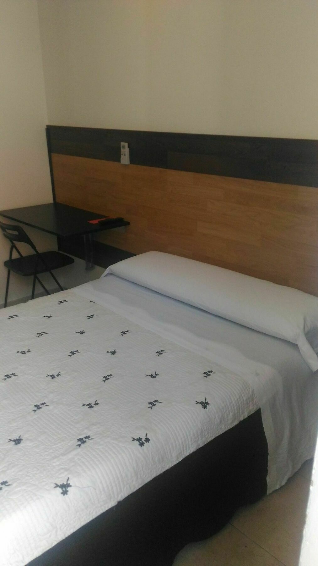 Hostal Alaska Мадрид Экстерьер фото